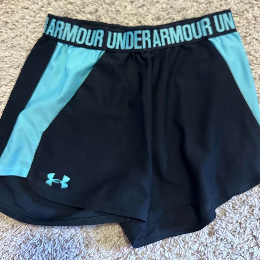 Under armour shorts size small